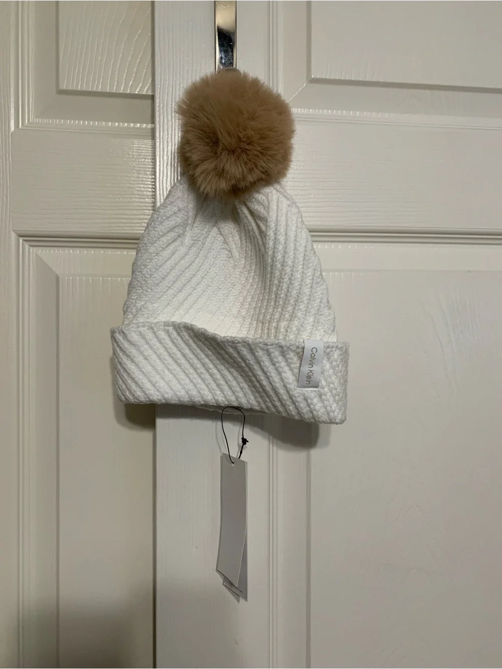 NWT Calvin Klein White Pom Pom Beanie